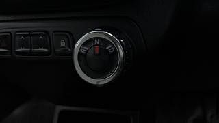 Used 2017 Renault Kwid [2015-2019] 1.0 RXT AMT Opt Petrol Automatic interior GEAR  KNOB VIEW