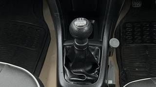 Used 2016 Maruti Suzuki Swift [2014-2017] LXI (O) Petrol Manual interior GEAR  KNOB VIEW
