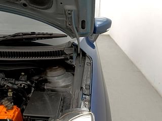 Used 2017 Maruti Suzuki Baleno [2015-2019] Delta Petrol Petrol Manual engine ENGINE LEFT SIDE HINGE & APRON VIEW