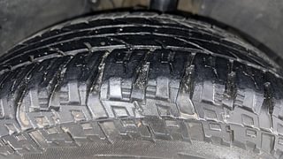 Used 2018 Renault Duster [2015-2019] 110 PS RXZ 4X2 AMT Diesel Automatic tyres RIGHT FRONT TYRE TREAD VIEW