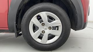 Used 2017 Renault Kwid [2015-2019] RXT Opt Petrol Manual tyres RIGHT FRONT TYRE RIM VIEW