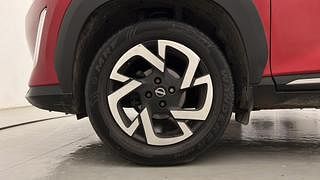 Used 2021 Nissan Magnite XV Premium Turbo CVT (O) Dual Tone Petrol Automatic tyres LEFT FRONT TYRE RIM VIEW