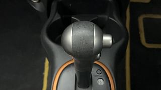 Used 2018 Nissan Micra [2013-2020] XL CVT Petrol Automatic interior GEAR  KNOB VIEW