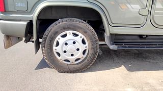 Used 2018 Mahindra Bolero [2011-2020] ZLX BS IV Diesel Manual tyres RIGHT REAR TYRE RIM VIEW