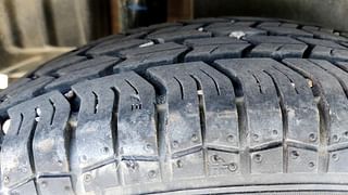 Used 2015 Maruti Suzuki Swift Dzire [2012-2017] LDI Diesel Manual tyres RIGHT REAR TYRE TREAD VIEW