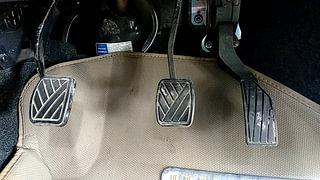 Used 2015 Maruti Suzuki Ritz [2012-2017] Zxi Petrol Manual interior PEDALS VIEW