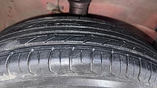 Used 2011 Maruti Suzuki Wagon R 1.0 [2010-2019] LXi Petrol Manual tyres RIGHT FRONT TYRE TREAD VIEW