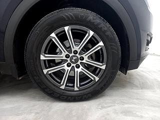 Used 2021 Mahindra XUV700 AX 7 Petrol AT Luxury Pack 7 STR Petrol Automatic tyres RIGHT FRONT TYRE RIM VIEW
