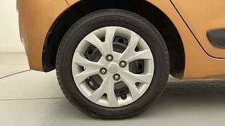Used 2016 Hyundai Grand i10 [2013-2017] Sportz 1.2 Kappa VTVT CNG (Outside Fitted) Petrol+cng Manual tyres RIGHT REAR TYRE RIM VIEW