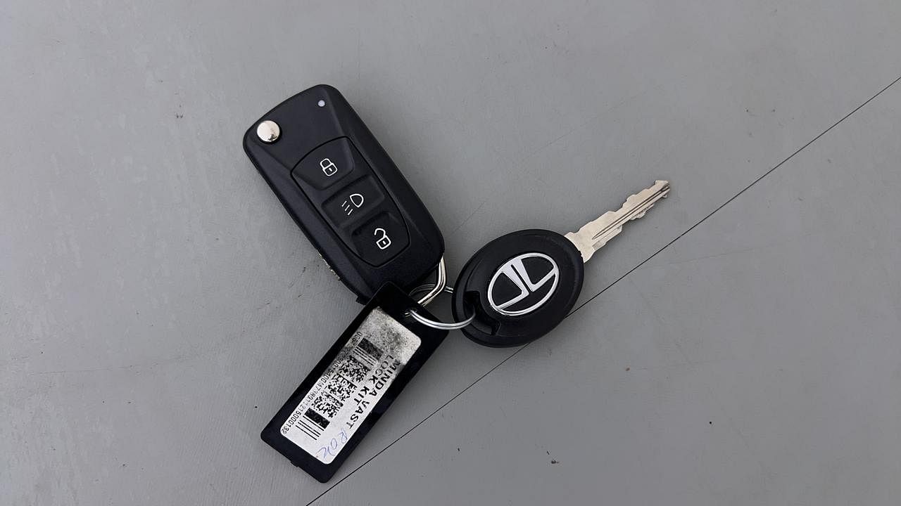 Used 2016 Tata Zest [2014-2019] XT Petrol Petrol Manual extra CAR KEY VIEW