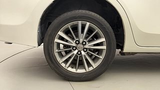 Used 2016 Toyota Corolla Altis [2014-2017] GL Petrol Petrol Manual tyres RIGHT REAR TYRE RIM VIEW