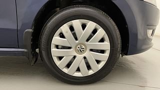 Used 2014 Volkswagen Polo [2010-2014] Comfortline 1.2L (P) Petrol Manual tyres RIGHT FRONT TYRE RIM VIEW