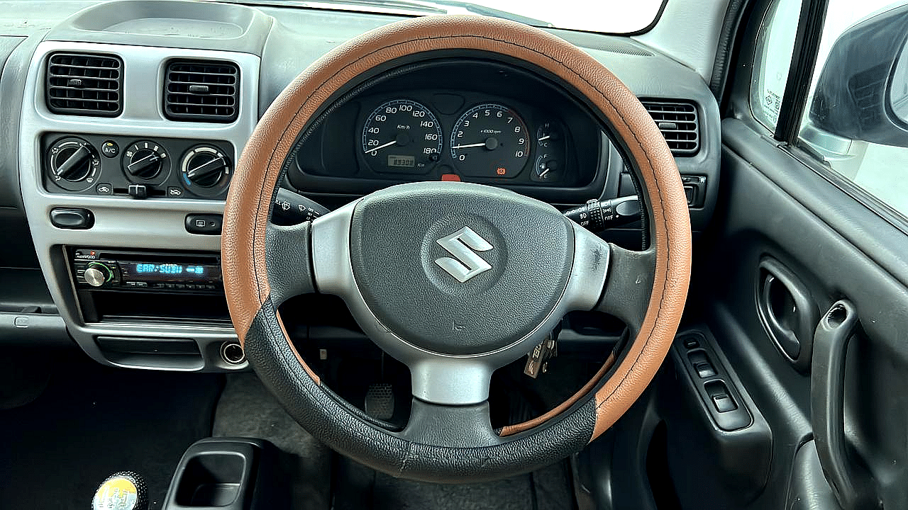 Used 2010 Maruti Suzuki Wagon R 1.0 [2006-2010] VXi Petrol Manual interior STEERING VIEW