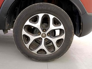 Used 2018 Renault Captur [2017-2020] 1.5 Platine diesel Diesel Manual tyres LEFT REAR TYRE RIM VIEW