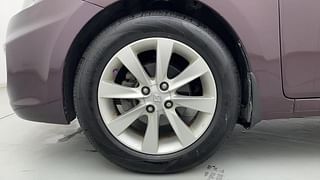 Used 2011 Hyundai Verna [2011-2015] Fluidic 1.6 VTVT SX Petrol Manual tyres LEFT FRONT TYRE RIM VIEW