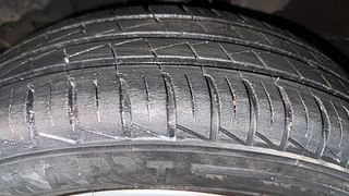 Used 2020 renault Kwid 1.0 RXT Opt Petrol Manual tyres LEFT FRONT TYRE TREAD VIEW