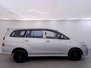 Used 2015 Toyota Innova [2013-2016] 2.5 GX 8 STR Diesel Manual exterior RIGHT SIDE VIEW