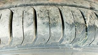 Used 2017 Maruti Suzuki Vitara Brezza [2016-2020] VDi (O) Diesel Manual tyres RIGHT FRONT TYRE TREAD VIEW