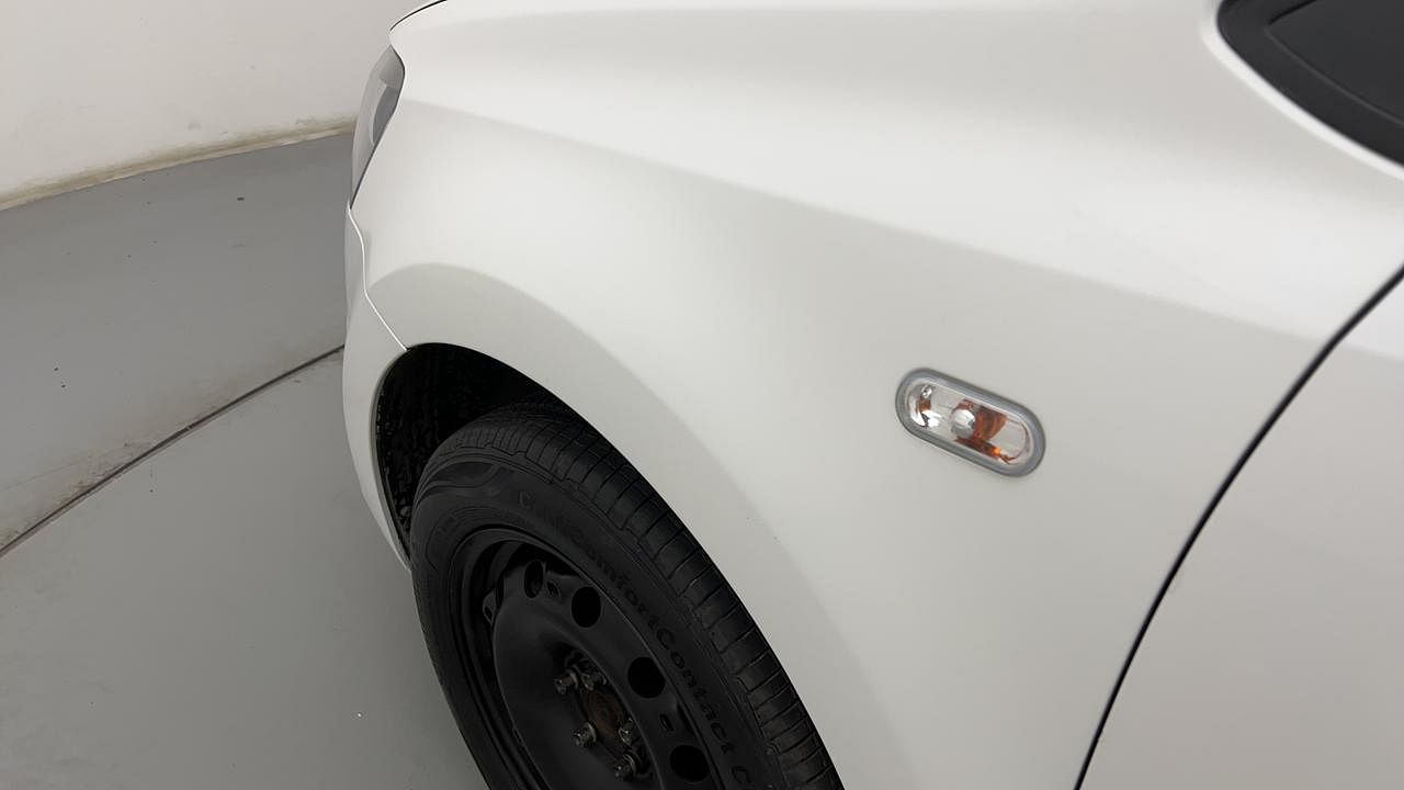 Used 2015 Volkswagen Polo [2015-2019] Comfortline 1.2L (P) Petrol Manual dents MINOR SCRATCH