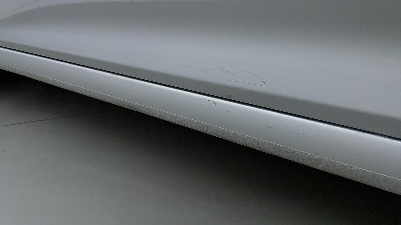 Used 2011 Hyundai Verna [2011-2015] Fluidic 1.6 VTVT EX Petrol Manual dents MINOR SCRATCH