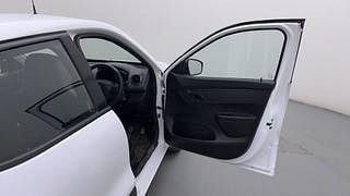 Used 2017 Renault Kwid [2015-2019] 1.0 RXT AMT Opt Petrol Automatic interior RIGHT FRONT DOOR OPEN VIEW