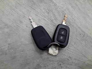 Used 2016 Renault Kwid [2015-2019] 1.0 RXT AMT Petrol Automatic extra CAR KEY VIEW