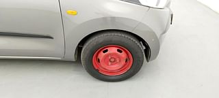 Used 2017 Datsun Redi-GO [2015-2019] T (O) Petrol Manual tyres RIGHT FRONT TYRE RIM VIEW