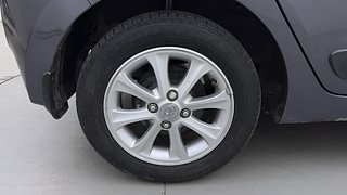 Used 2015 Hyundai Grand i10 [2013-2017] Asta AT 1.2 Kappa VTVT Petrol Automatic tyres RIGHT REAR TYRE RIM VIEW