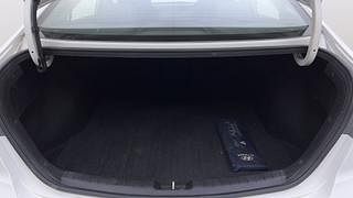 Used 2016 Hyundai Elantra [2016-2022] 2.0 SX(O) AT Petrol Automatic interior DICKY INSIDE VIEW