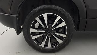 Used 2019 Nissan Kicks [2018-2020] XV Diesel Diesel Manual tyres RIGHT REAR TYRE RIM VIEW