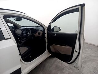 Used 2015 Hyundai Grand i10 [2013-2017] Sportz 1.2 Kappa VTVT Petrol Manual interior RIGHT FRONT DOOR OPEN VIEW
