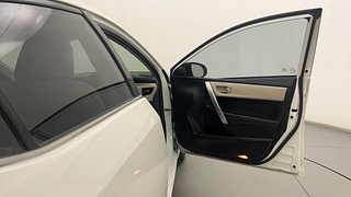 Used 2015 Toyota Corolla Altis [2014-2017] VL AT Petrol Petrol Automatic interior RIGHT FRONT DOOR OPEN VIEW