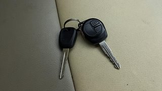 Used 2011 Maruti Suzuki Swift Dzire [2008-2012] ZXI Petrol Manual extra CAR KEY VIEW