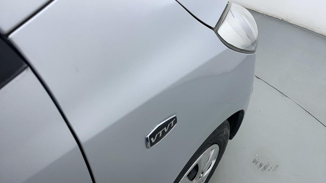 Used 2011 Hyundai i10 [2010-2016] Sportz AT Petrol Petrol Automatic dents MINOR SCRATCH