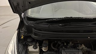 Used 2015 Hyundai Eon [2011-2018] Sportz Petrol Manual engine ENGINE RIGHT SIDE HINGE & APRON VIEW