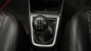 Used 2020 Maruti Suzuki Swift [2017-2021] VXi Petrol Manual interior GEAR  KNOB VIEW