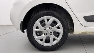 Used 2019 Hyundai Grand i10 [2017-2020] Sportz 1.2 Kappa VTVT Petrol Manual tyres RIGHT REAR TYRE RIM VIEW
