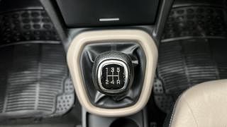 Used 2015 Hyundai Xcent [2014-2017] S Petrol Petrol Manual interior GEAR  KNOB VIEW