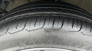 Used 2017 Maruti Suzuki Baleno [2015-2019] Zeta Petrol Petrol Manual tyres LEFT FRONT TYRE TREAD VIEW