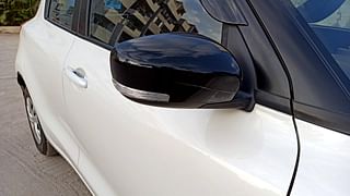 Used 2018 Maruti Suzuki Swift [2017-2021] VXI AMT Petrol Automatic dents MINOR SCRATCH