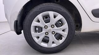 Used 2014 Hyundai Grand i10 [2013-2017] Sportz 1.1 CRDi Diesel Manual tyres RIGHT REAR TYRE RIM VIEW