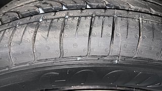 Used 2018 Maruti Suzuki Ertiga [2015-2018] VXI AT Petrol Automatic tyres LEFT REAR TYRE TREAD VIEW