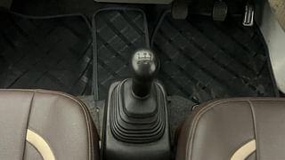 Used 2019 Maruti Suzuki Eeco 5 STR WITH A/C+HTR Petrol Manual interior GEAR  KNOB VIEW
