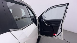 Used 2018 Mahindra XUV500 [2018-2021] W11 AT Diesel Automatic interior RIGHT FRONT DOOR OPEN VIEW