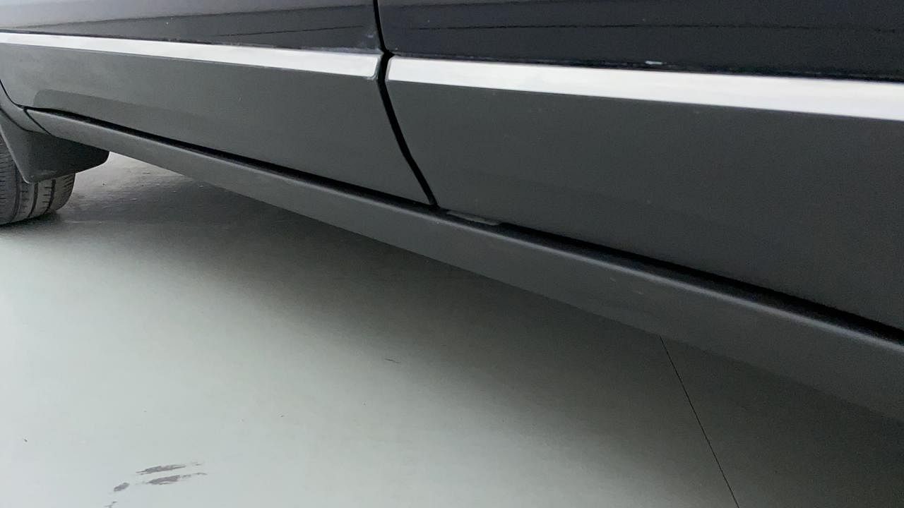 Used 2015 Ford EcoSport [2015-2017] Titanium 1.5L Ti-VCT AT Petrol Automatic dents MINOR DENT