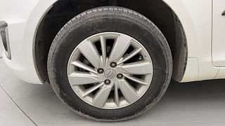 Used 2014 Maruti Suzuki Swift [2011-2017] ZXi Petrol Manual tyres LEFT FRONT TYRE RIM VIEW