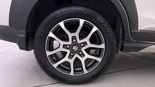 Used 2022 Maruti Suzuki XL6 Alpha Plus AT Petrol Automatic tyres RIGHT REAR TYRE RIM VIEW