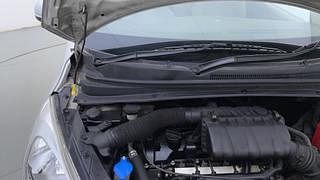 Used 2011 Hyundai i10 [2010-2016] Sportz AT Petrol Petrol Automatic engine ENGINE RIGHT SIDE HINGE & APRON VIEW