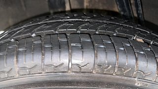 Used 2017 Renault Kwid [2015-2019] 1.0 RXT AMT Petrol Automatic tyres RIGHT REAR TYRE TREAD VIEW