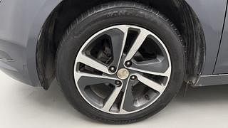 Used 2021 Tata Altroz XZ 1.2 Petrol Manual tyres LEFT FRONT TYRE RIM VIEW